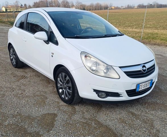 Opel Corsa 1.4 16V 5 porte Sport