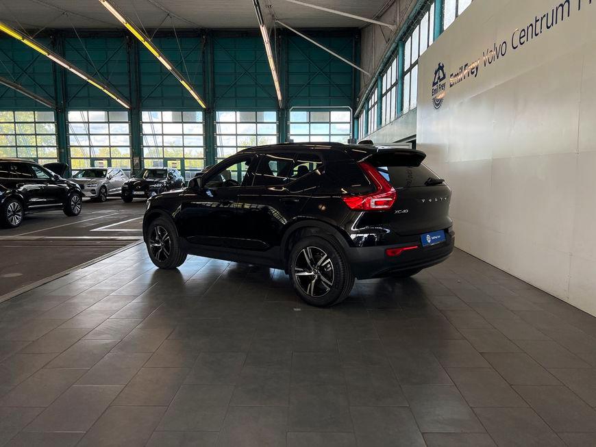 Volvo XC40 B3 Plus-Dark DKG Pano Pixel-LED AHK Pilot B