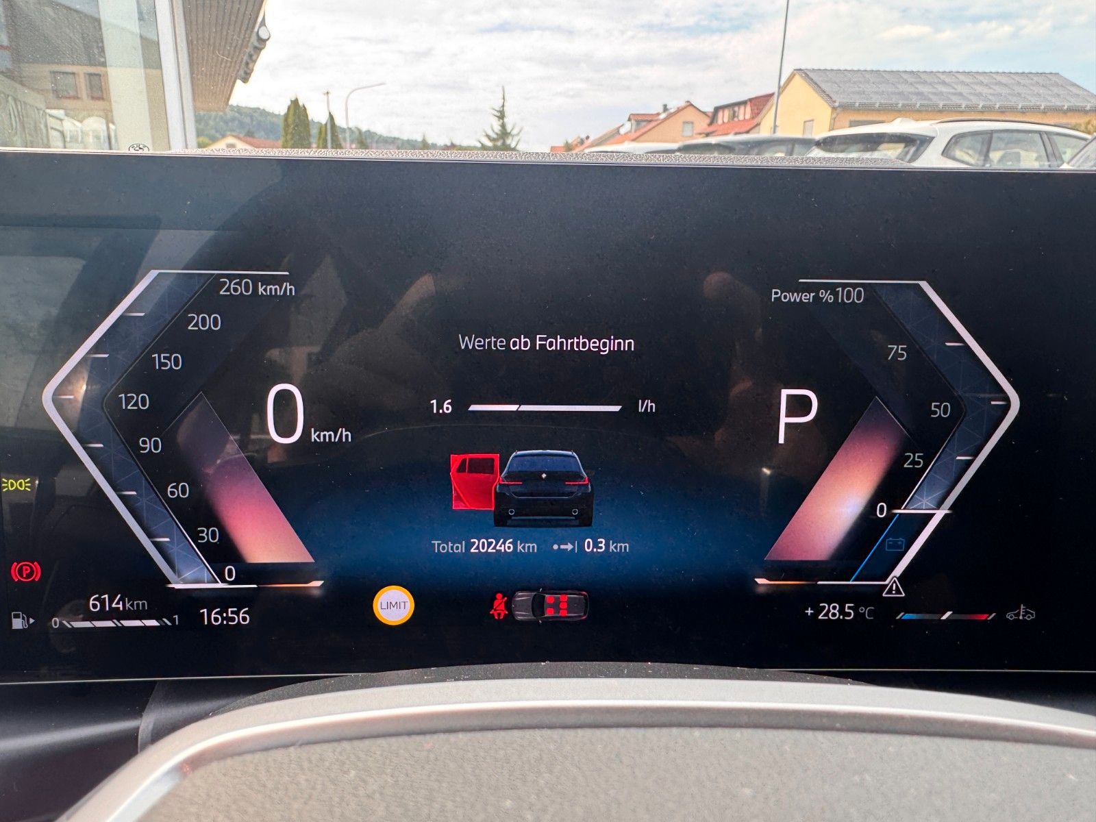 BMW 318i Touring KAMREA NAVI DAB KLIMAAUTOMATIK foto 18