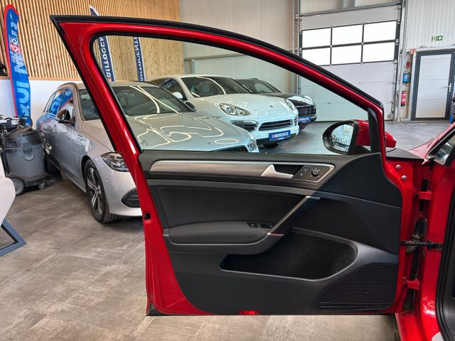 Volkswagen Golf VII Lim. Lounge BMT *PDC*