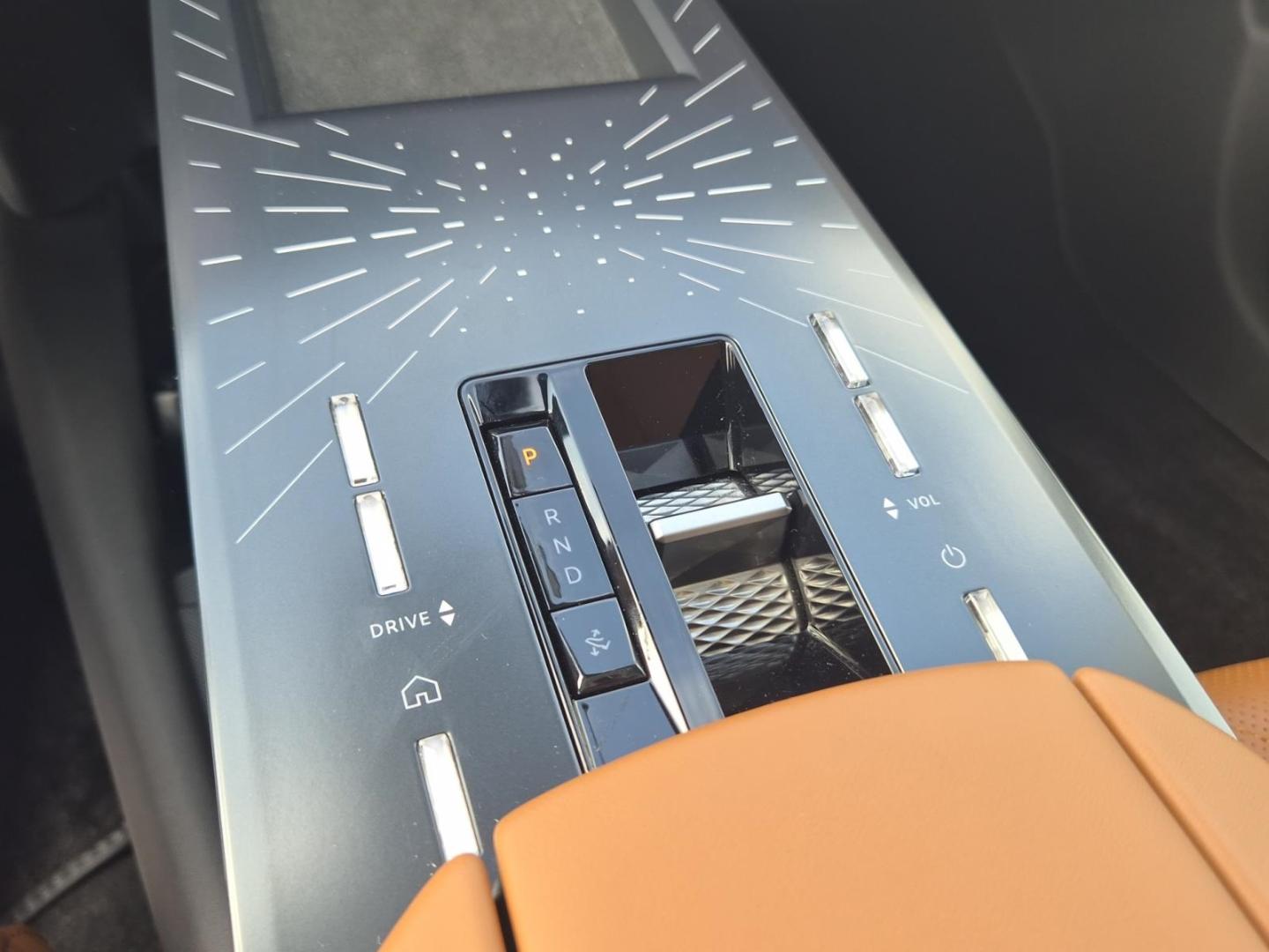 DS Automobiles No8 Etoile FWD 230PS LEDER/ACC/NAVI/Glasdach/LED