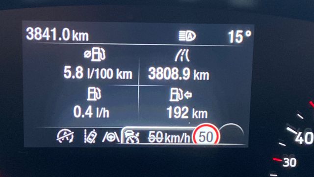 Fahrzeugabbildung Ford Focus Turnier 1.0EB 155PS ST-Line NAVI , LED