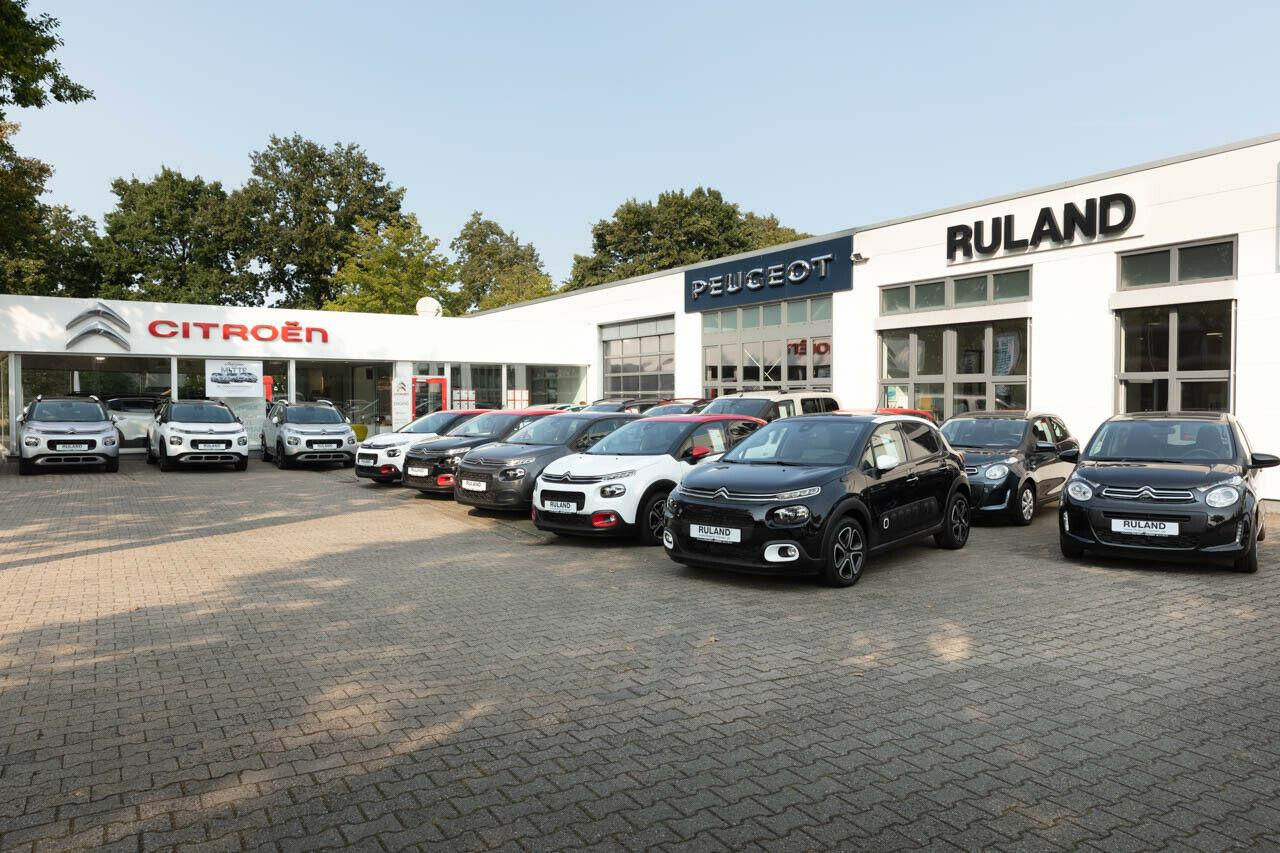 showroom-image-top
