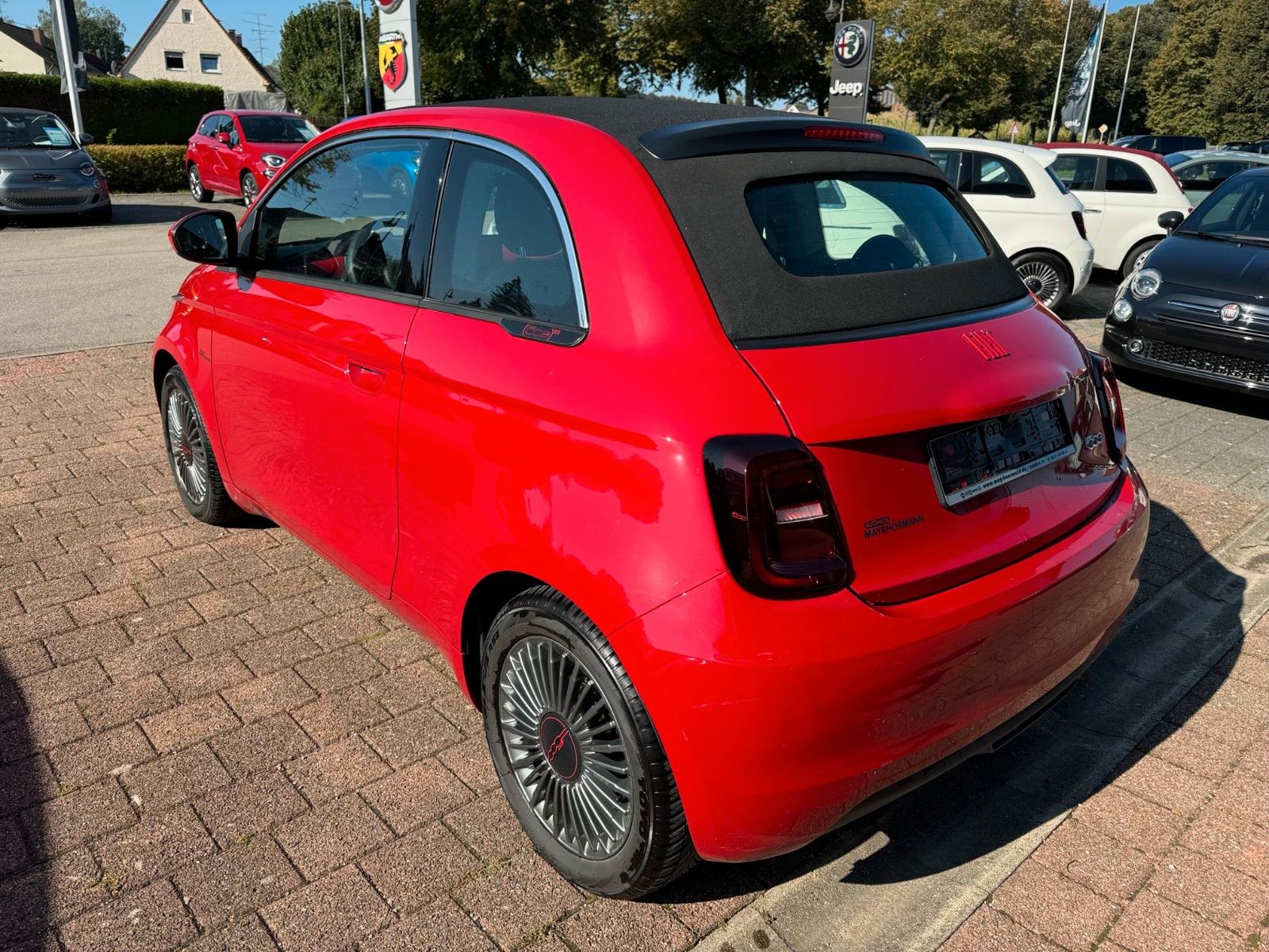 Fahrzeugabbildung Fiat Neuer 500 Cabrio (RED) 118PS KAMERA NAVI SITZHEI