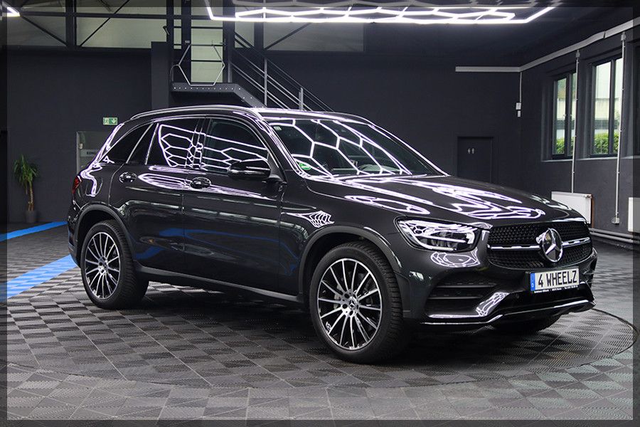 Image of Mercedes-Benz GLC 300