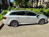 Toyota Avensis 1,6-l-D-4D Comfort Touring Sports Co... - Toyota Avensis Gebrauchtwagen in Hamburg