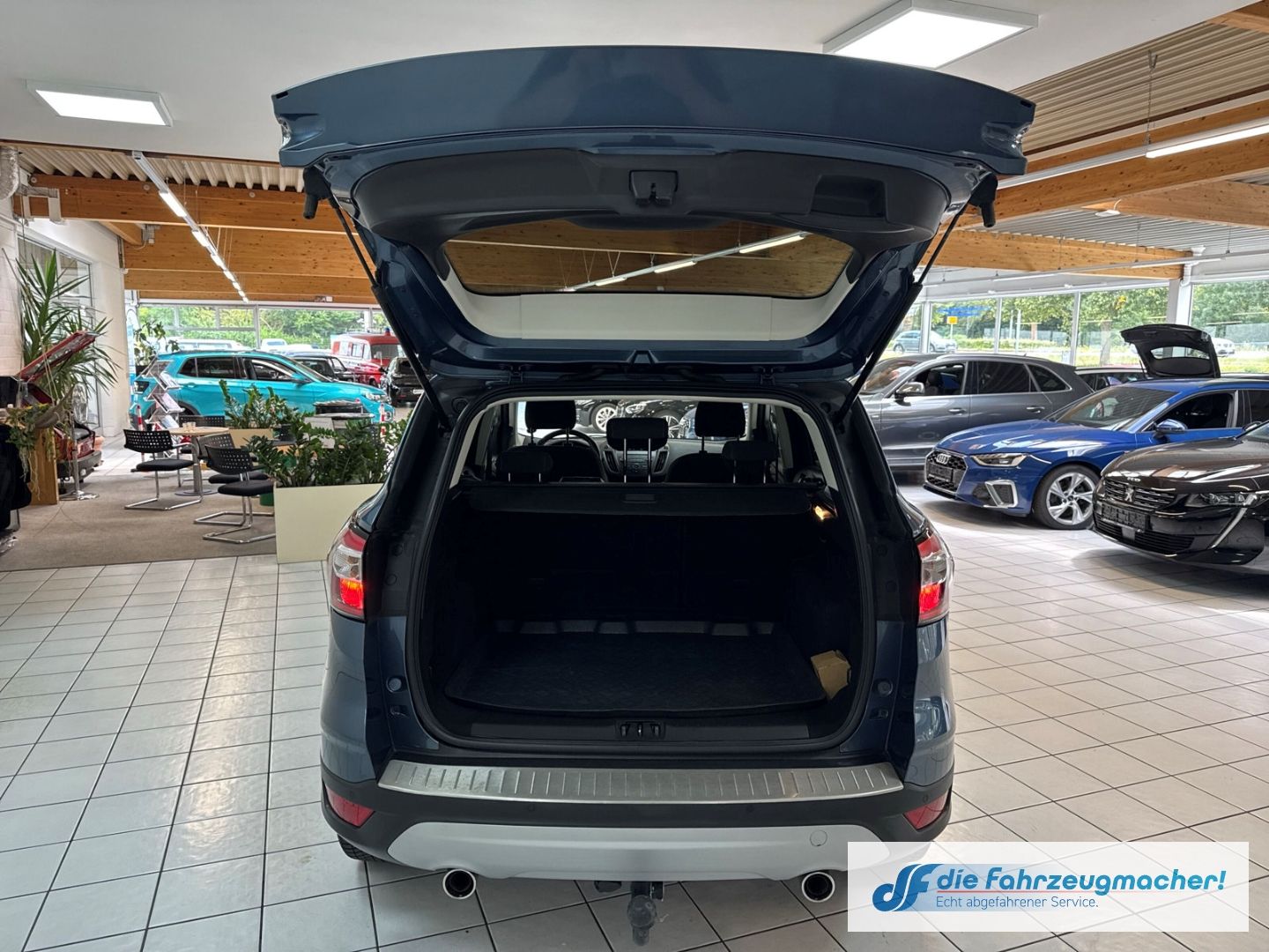 Fahrzeugabbildung Ford Kuga Trend 1.5 EcoBoost EU6d-T DAB SHZ LenkradHZ