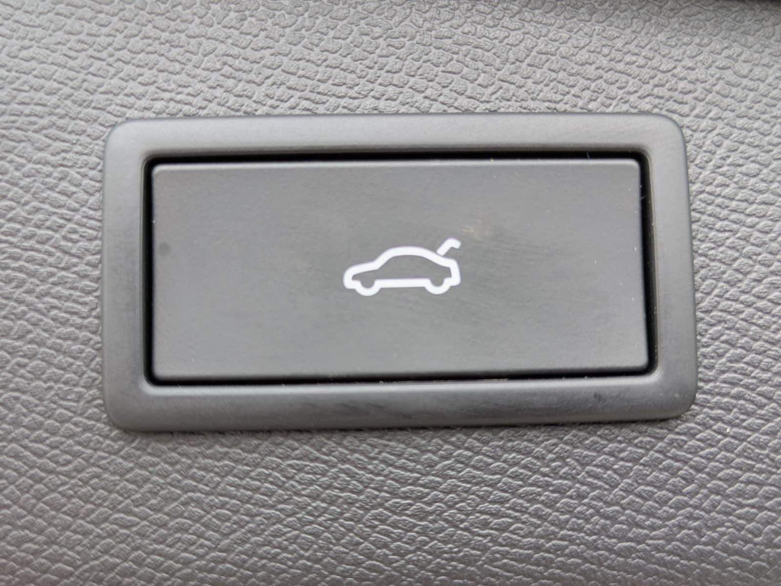 Fahrzeugabbildung CUPRA Leon 1.5 eTSI EDGE DSG*ACC*KAM*18"5JGARANTIE