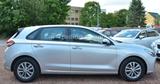 Hyundai i30 Lim. Klima Tempomat Tüv 04/2027 - Hyundai i30: Silber