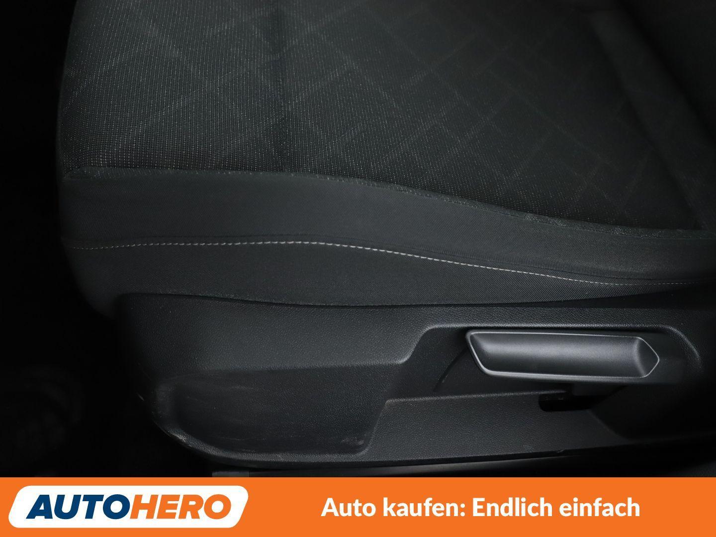 Volkswagen Golf VIII 2.0 TDI Life Aut.*NAVI*VC*LED*ACC*CAM*, миниатюра 26