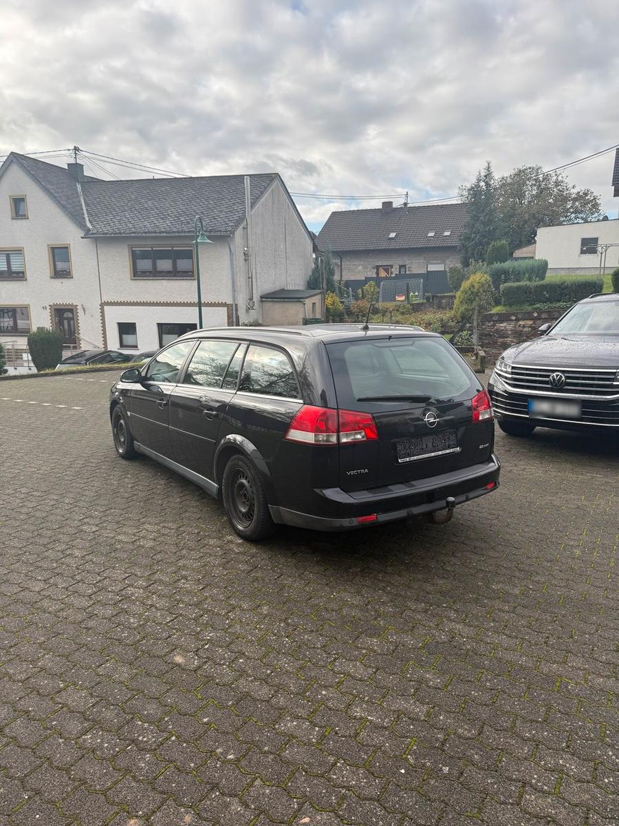 Opel Vectra 2005 — photo 7