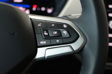 Volkswagen Touran 2.0 DSG R-Line 7-Sitze AHK Kamera