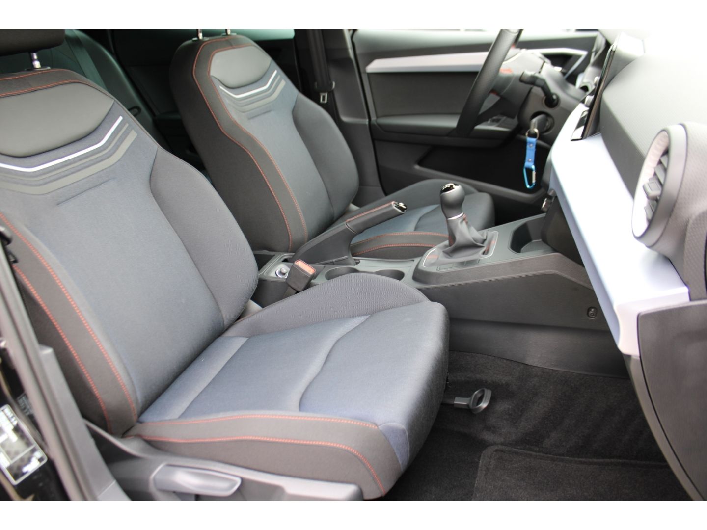 SEAT Ibiza 1.0 TSI FR LED Full Link PDC GRA Klimaauto - Image 10