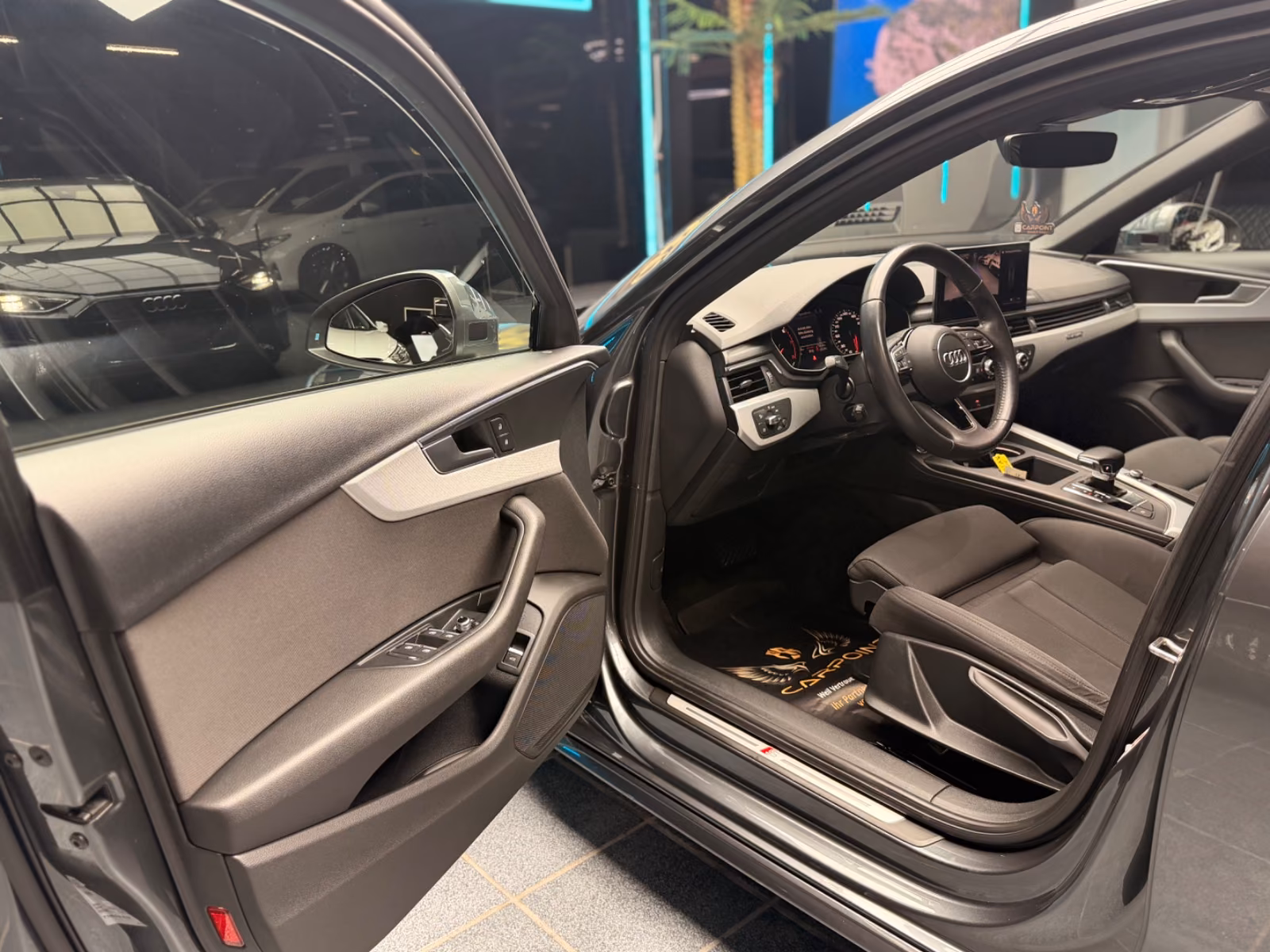 Audi A4 Avant 45 TFSI quattro S line/LED/AHK/ACC