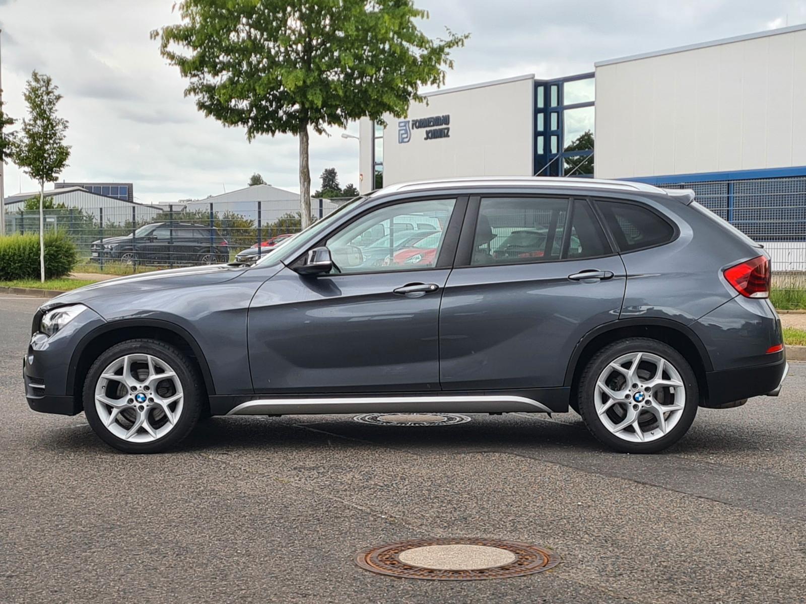 BMW X1 20 i xDrive *Autom.*PDC*SHZ*Leder*