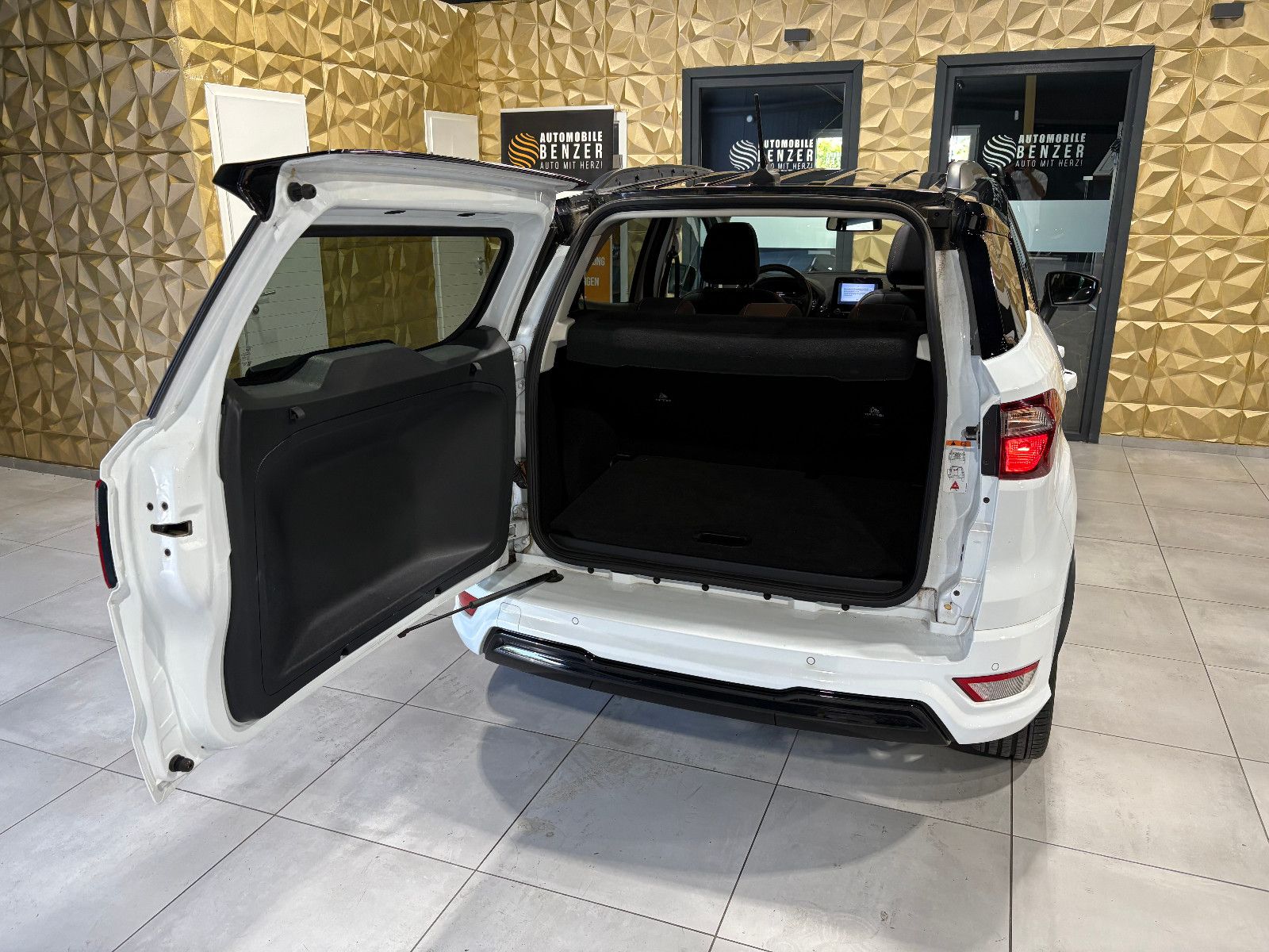 Fahrzeugabbildung Ford EcoSport ST-Line/ALCANTARA/PANO/APPLE/KAMERA/NAV