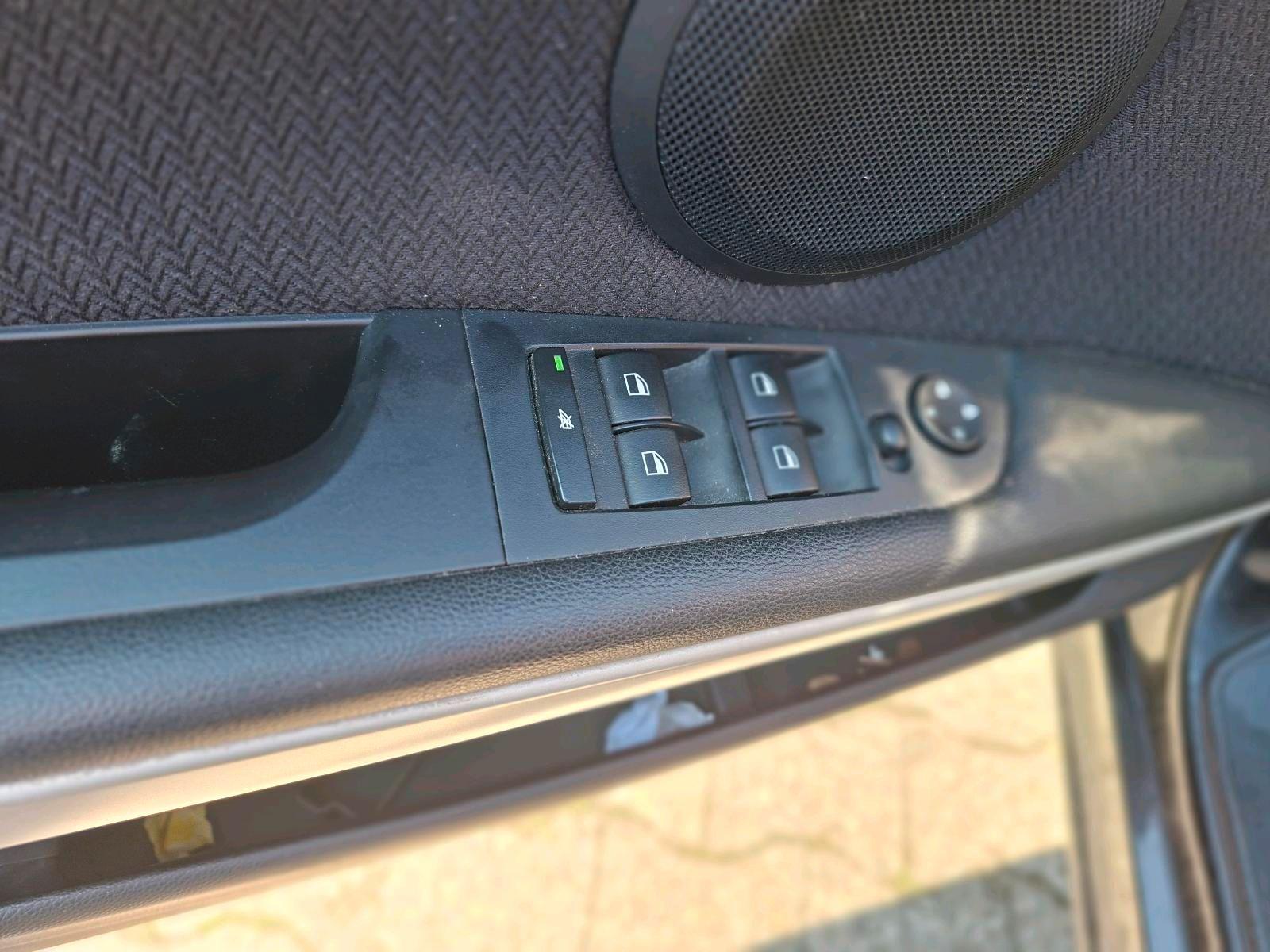 BMW  2010 — photo 10
