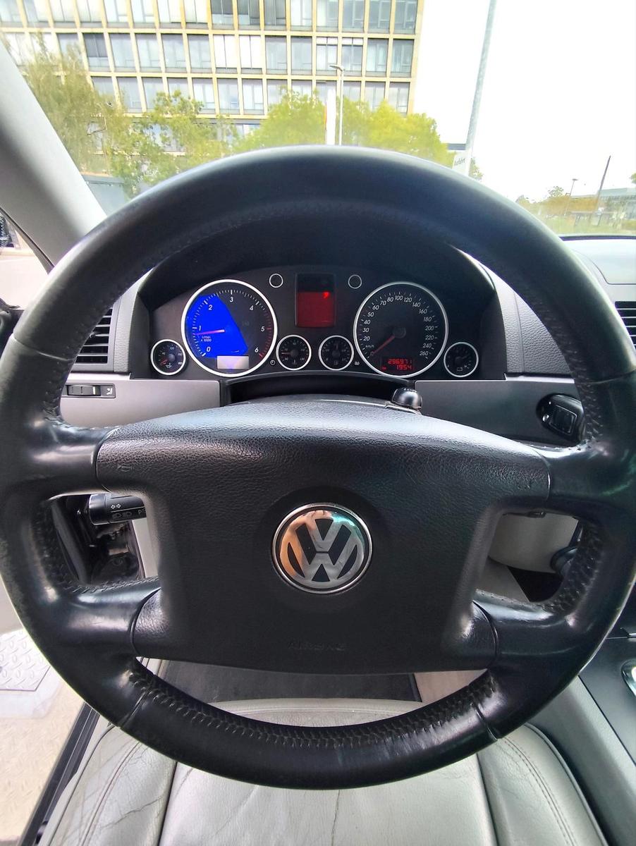 Volkswagen Touareg 2005 — photo 7