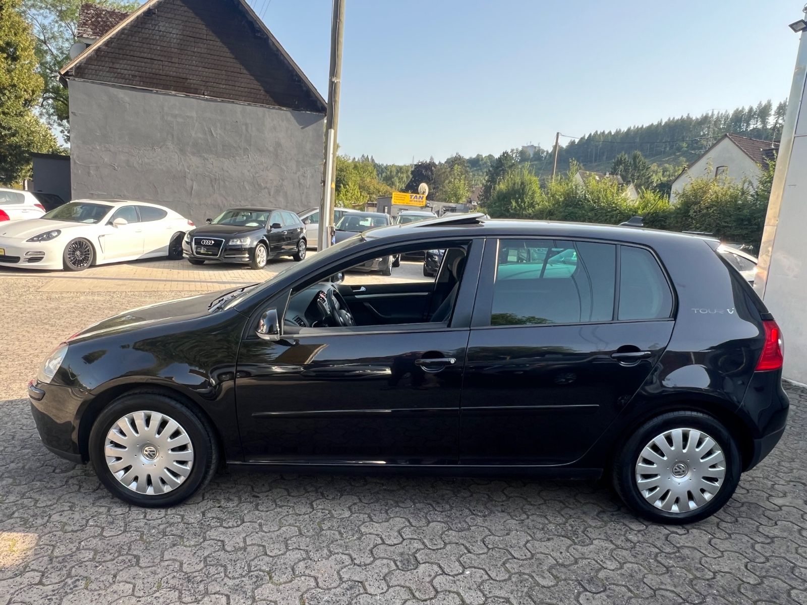 Fahrzeugabbildung Volkswagen Golf V Lim. Tour Edition *1.HAND*