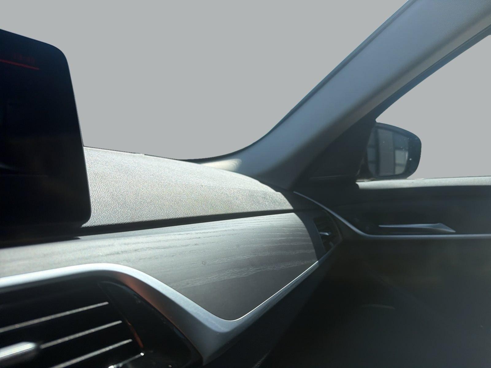 BMW 530d xDrive A Laser HEAD-UP SITZBELÜFT RFK HIFI