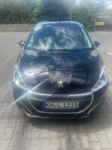 Peugeot 208 1.2 Allure PureTech 110 EAT6 S & S Allure - Peugeot 208 Allure mit Benzin-Antrieb