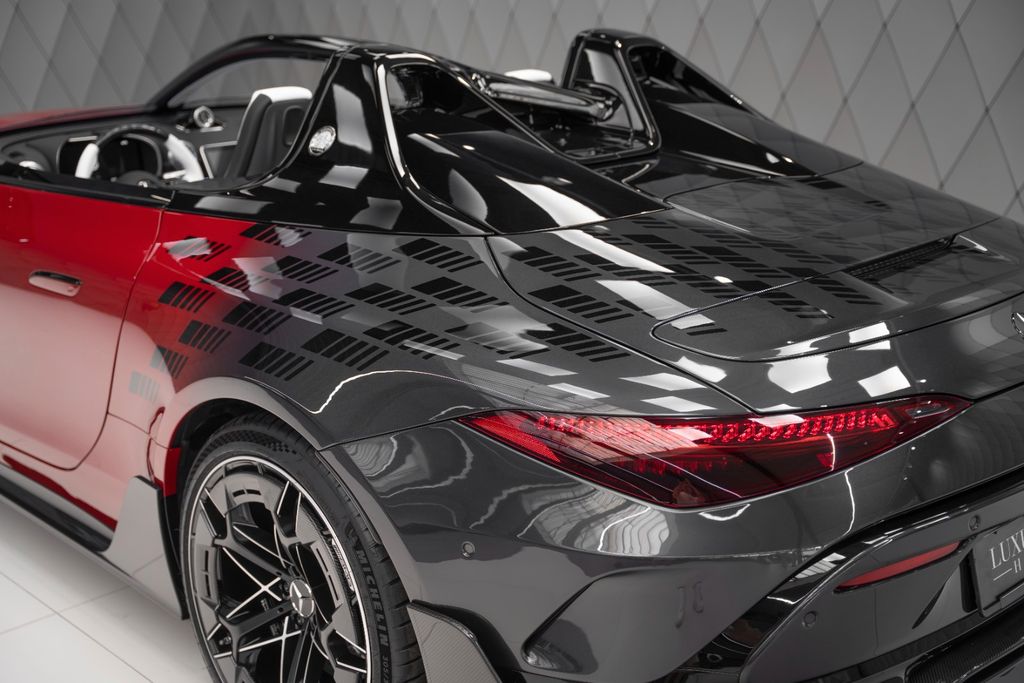AMG PURESPEED RED/BLACK 2026 - Bild 30