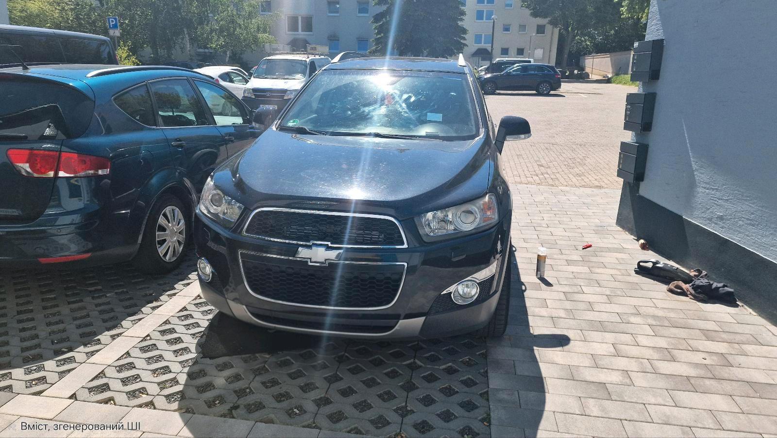 Chevrolet Captiva 2012 — rear view