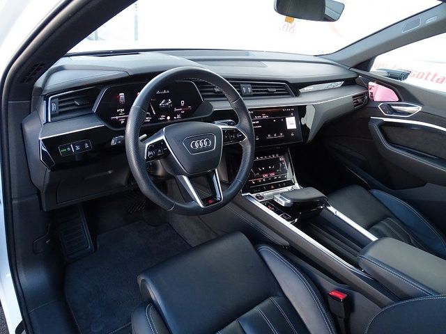 e-tron S 370 quattro - B & O / Carbon