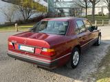 Mercedes-Benz 230 230E W124 H-KENNZEICHEN AUTOMATIK SD KSH MAL - Mercedes-Benz W124 aus dem Jahr 1992