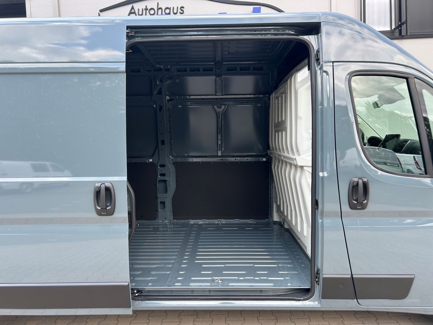 Fahrzeugabbildung Fiat Ducato H2 Kastenwagen 35 L3H2 180 Multijet 10 Zo