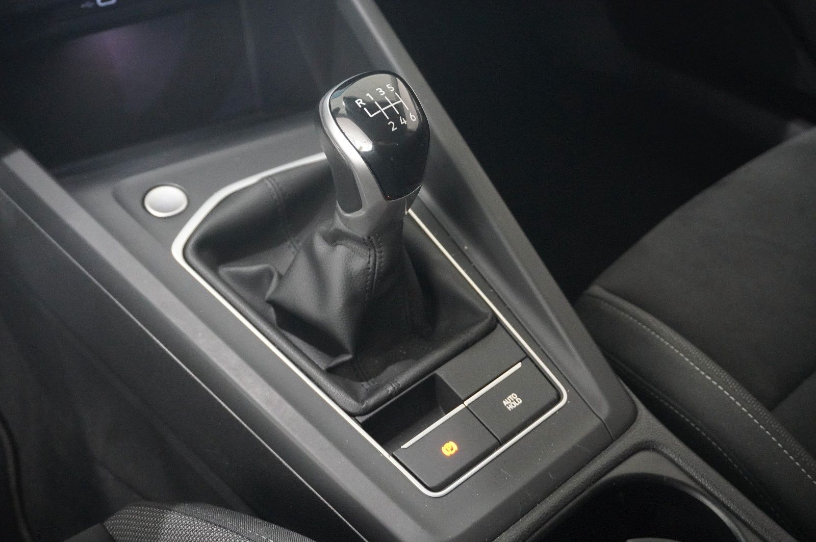 Fahrzeugabbildung Volkswagen Golf VIII Variant 2.0 TDI LIFE NAVI/LED/KAMERA