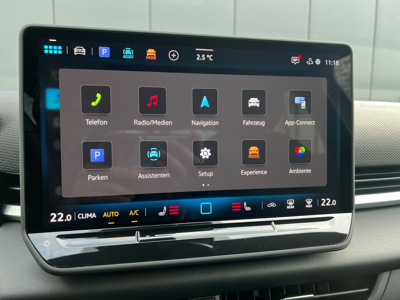 Fahrzeugabbildung Volkswagen T-Roc R-Line 1.5 eTSI DSG *Neues Modell, AHK, Bl