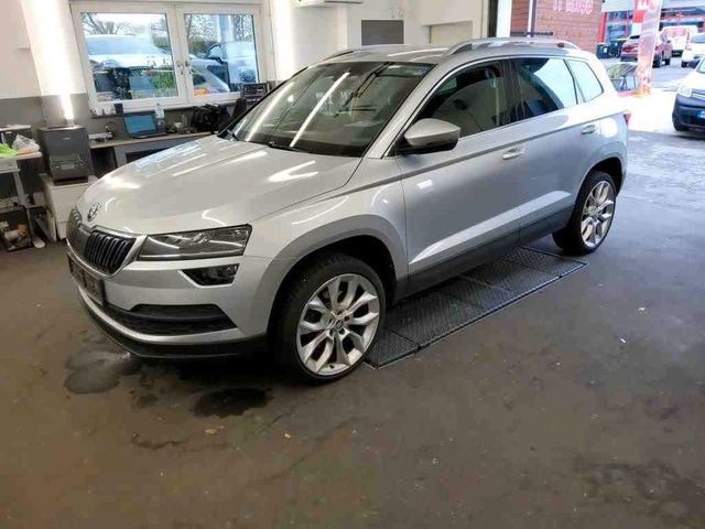 Skoda Karoq Style1.6TDI DSG Navi AHK SHZ Alu19