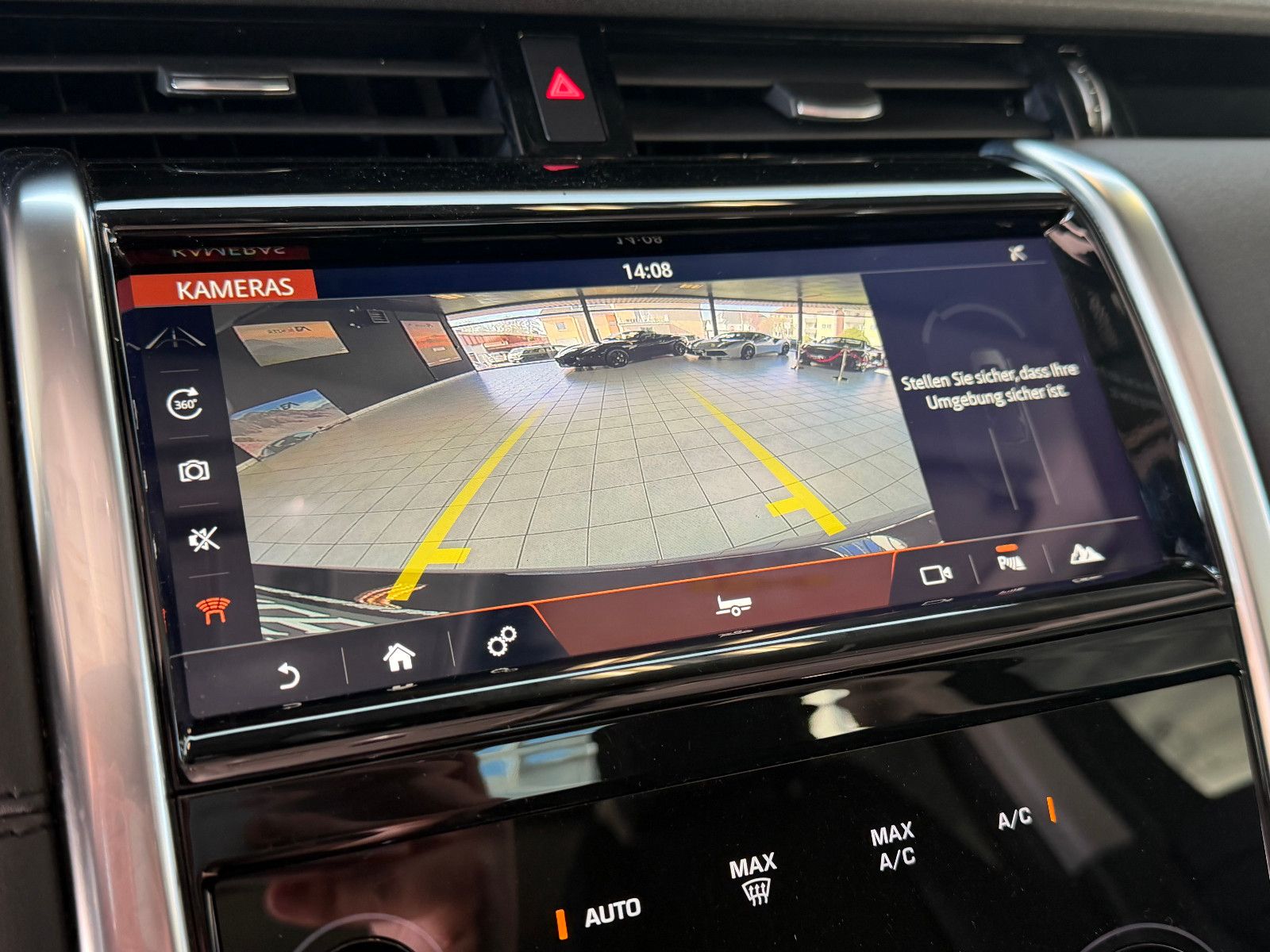 Fahrzeugabbildung Land Rover Discovery Sport S /PANORAMA/HUD/KAMERA/ACC