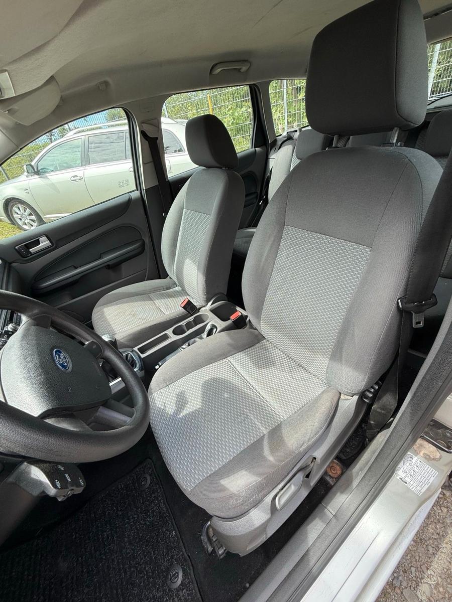 Ford Focus 2006 — photo 12