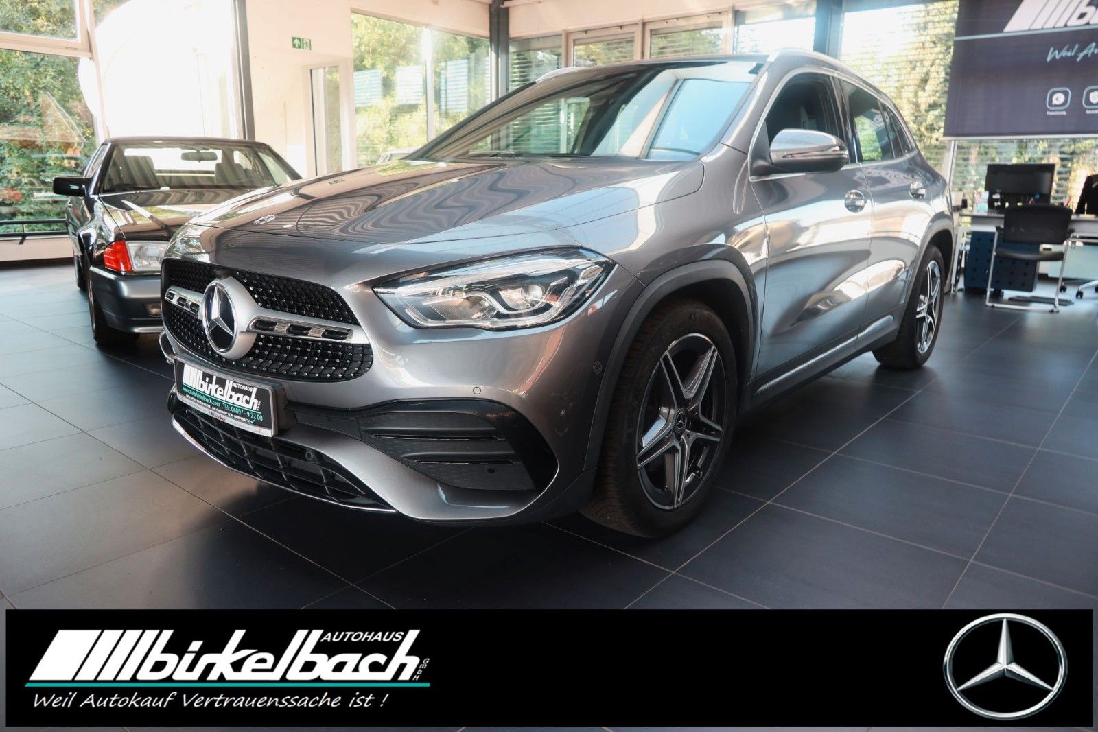 MERCEDES-BENZ GLA 200 AMG 7G-DCT LED SHZ 19 "