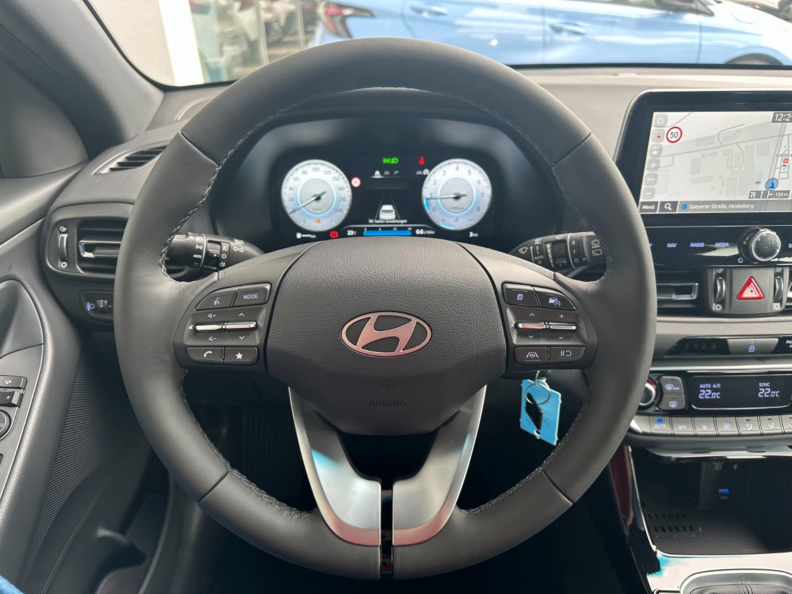 Fahrzeugabbildung Hyundai i30 Advantage 1.0l 100PS Navi/PDC!