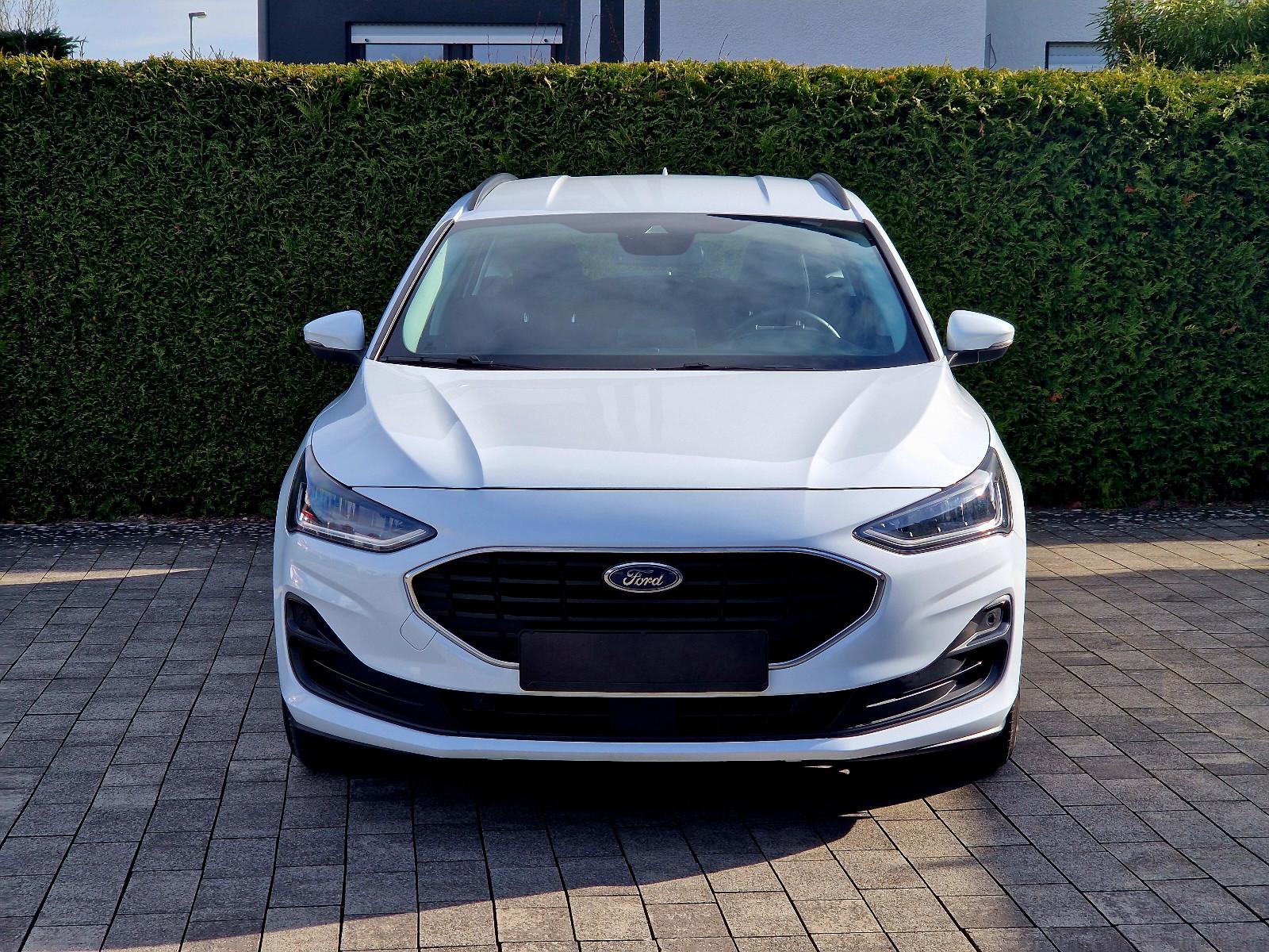 Ford Focus Turnier (Automatik, AHK, Kamera, Sitzheiz)