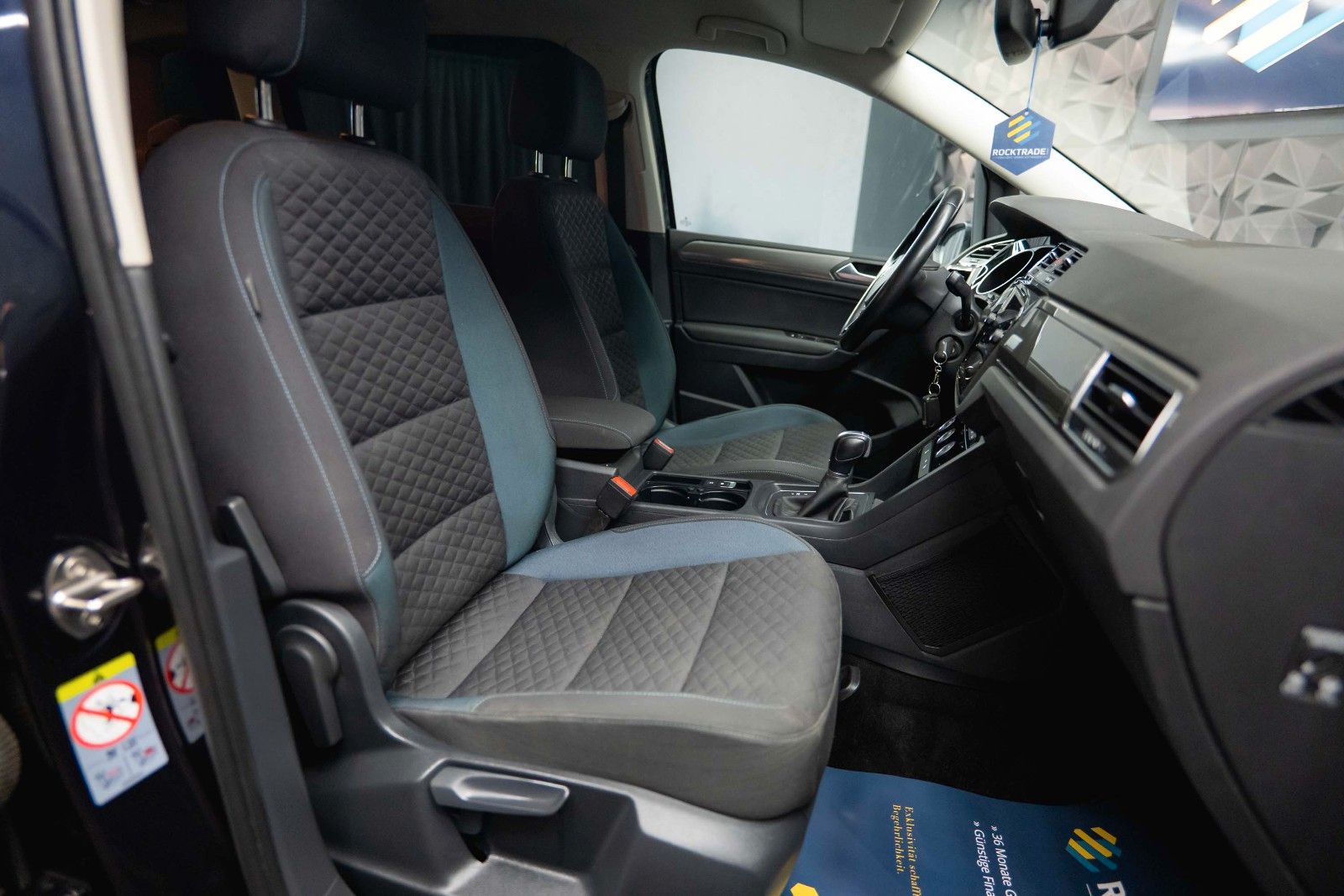 Fahrzeugabbildung Volkswagen Touran 1.6 Comfortline IQ.Drive | 7 Sitze | ACC
