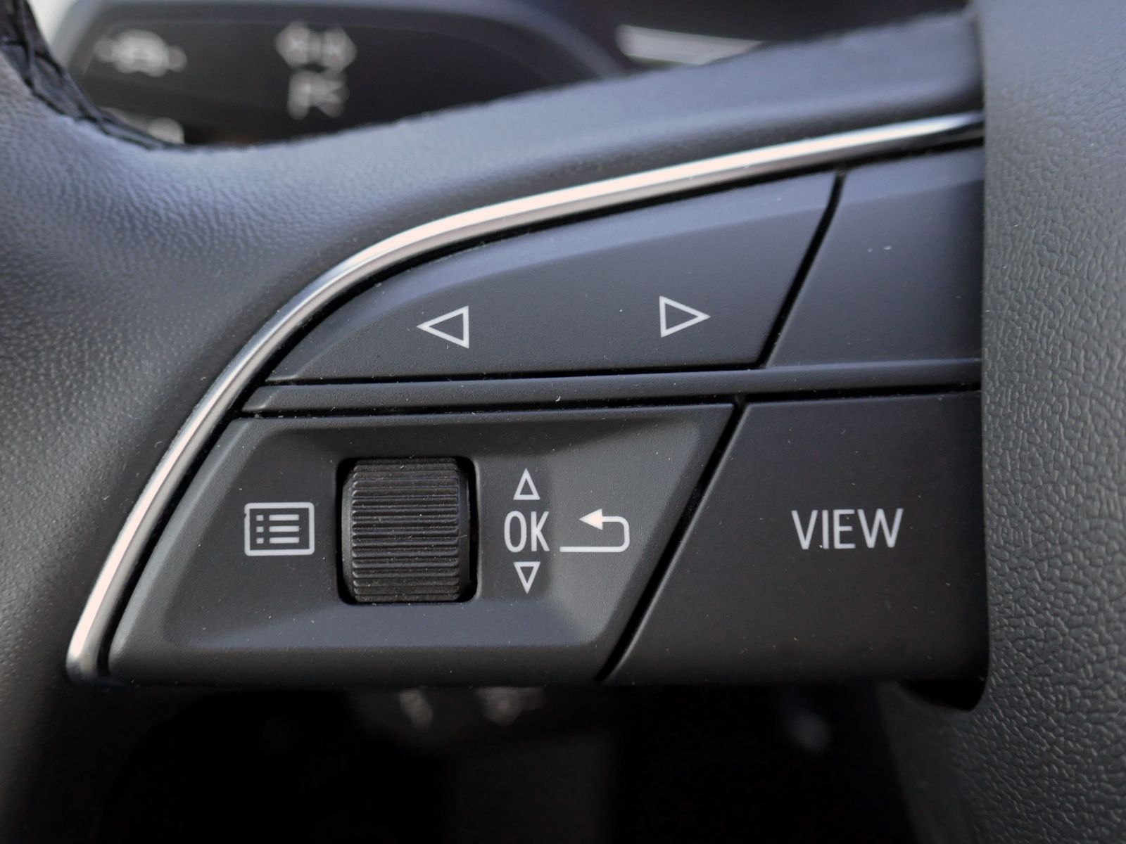 Fahrzeugabbildung Audi Q3 35 Advanced 2.0 TDI S-tronic | LED PDC ACC