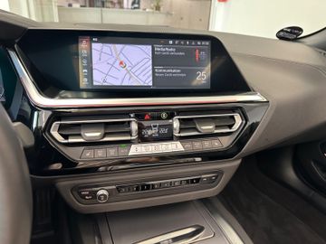 Fahrzeugabbildung BMW Z4 M40i Roadster*Keyless*Kamera*Distronic*HarmK
