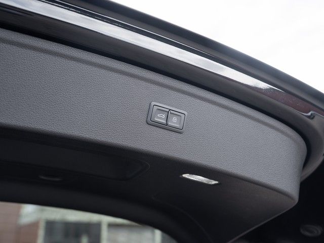 SQ5 3.0 TDI quattro LUFTFEDERUNG+AHK+MATRIX+B&O+