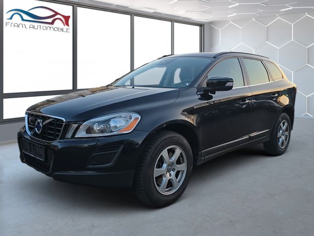 Volvo XC 60 XC60 Momentum AWD*PANORAMA*AHK*LEDER*XENON