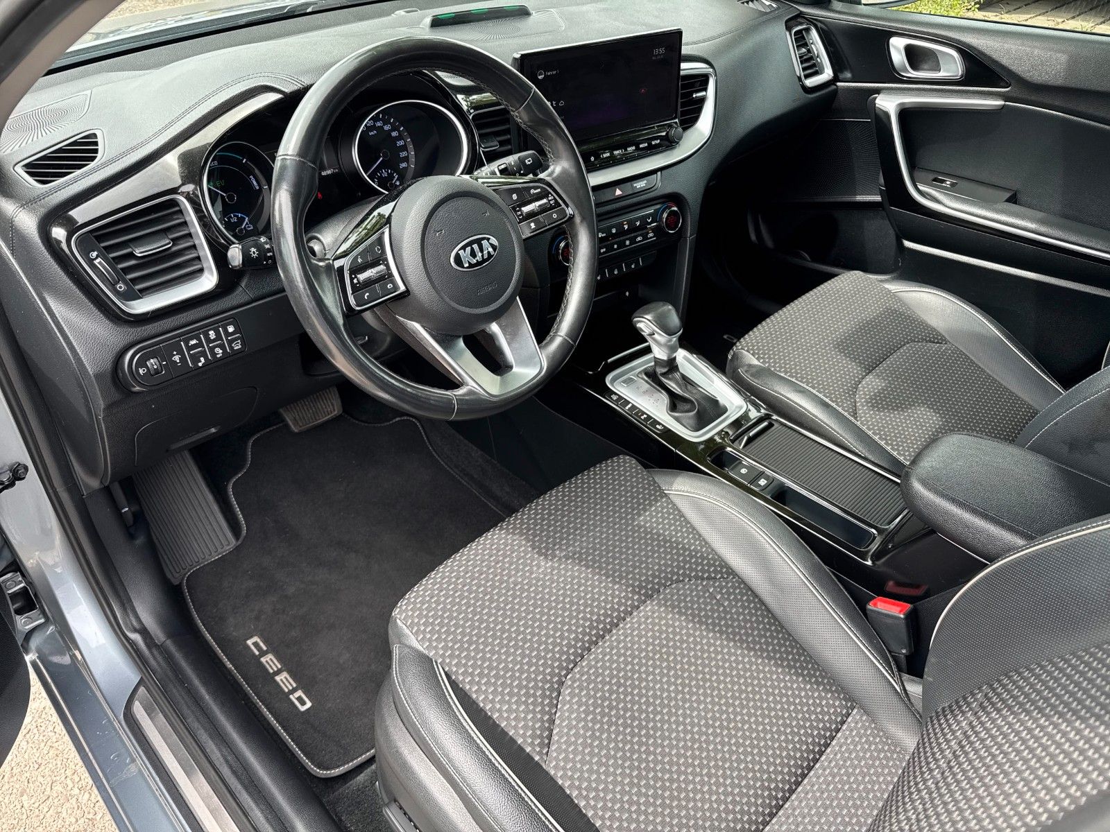 Fahrzeugabbildung Kia cee'd Sportswagon Plug-In-Hybrid Spirit TECHNOLO