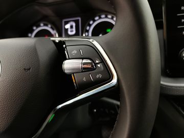 Skoda Scala TSI Sondermodell AppleCP Voll-LED AHK-Vor.