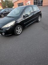 Peugeot 207 2009 1.4 Benziner TÜV neu - Peugeot 207 in Lübeck