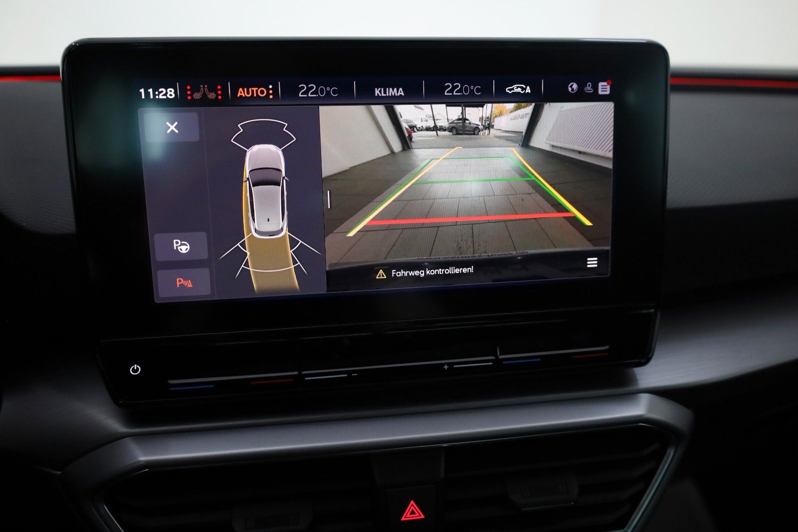 Fahrzeugabbildung SEAT Leon FR, Navi,LED,SH,Kamera,Panorama,ACC, SR+WR