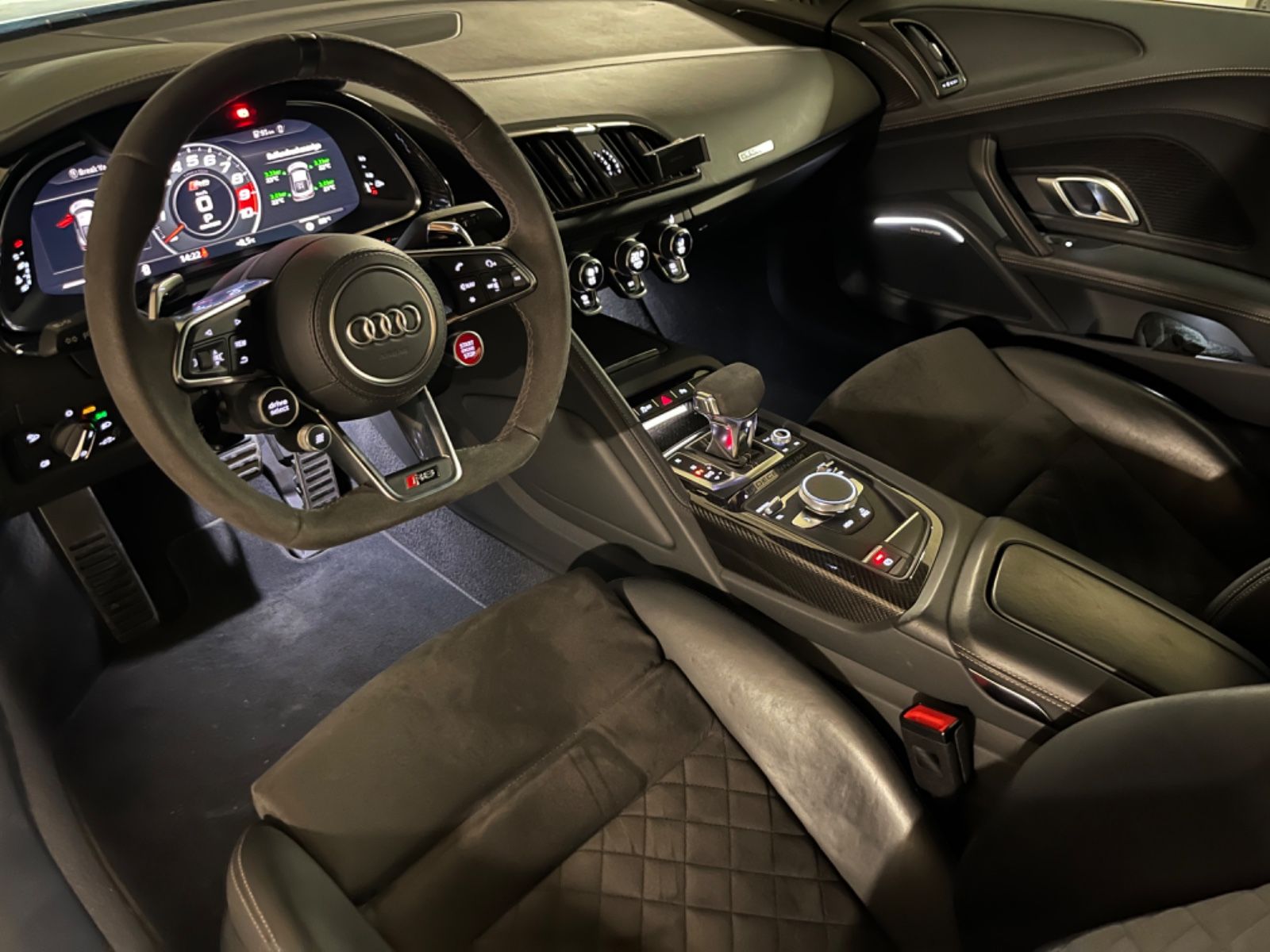 Fahrzeugabbildung Audi R8 Coupe V10 qu performance DECENNIUM GARANTIE