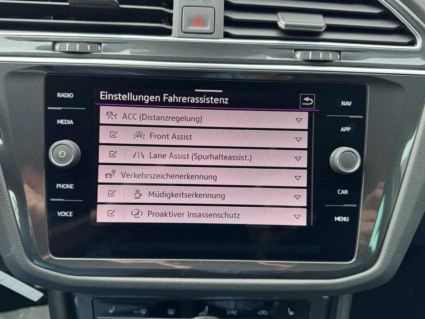 Tiguan 1.5 TSI "ACTIVE" *LED*NAVI*KAMERA*