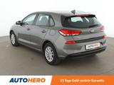 Hyundai i30 1.4 MPI Select*NAVI*TEMPO*CAM*PDC*SHZ* - Hyundai i30 Gebrauchtwagen in Frankfurt